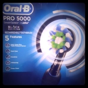 Oral B pro 5000 toothbrush set special edition